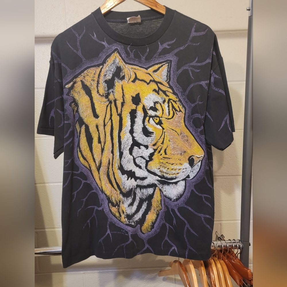 Size XL-Vintage 90s AOP Tiger and Purple Lightning single stitch Shirt